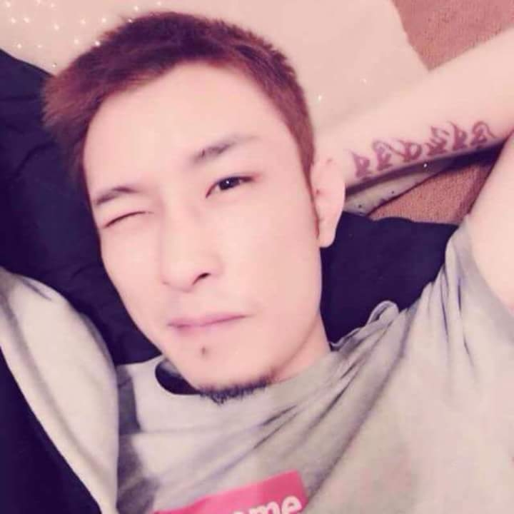 难得拥抱的第一张照片--泉州相亲服务中心