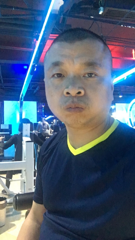 奋斗的第一张照片--泉州相亲服务中心