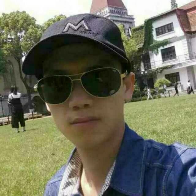 龙小华的第一张照片--泉州相亲服务中心