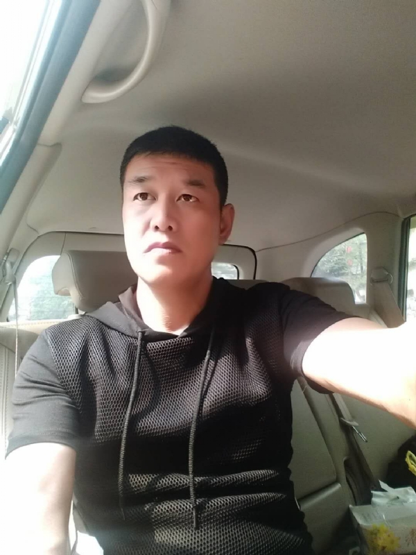深爱的疯子的第一张照片--泉州相亲服务中心