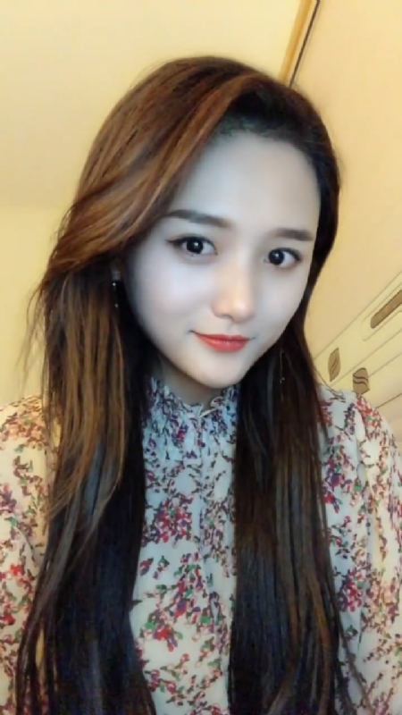 淡然一笑的第一张照片--泉州相亲服务中心