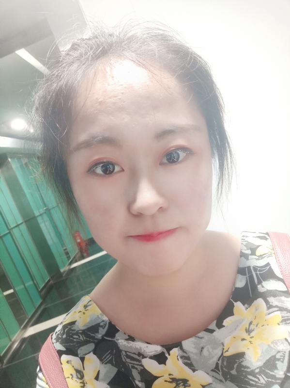 小花伞的第一张照片--泉州相亲服务中心