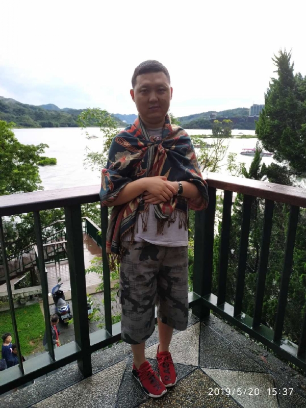 爱情里的俩个人的第一张照片--泉州相亲服务中心