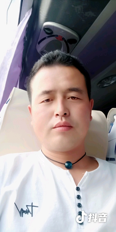 瞬间被爱上的第一张照片--泉州相亲服务中心
