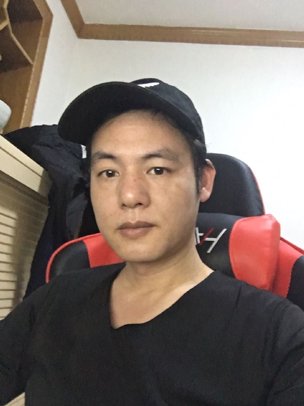 扛枪打鸟的第一张照片--泉州相亲服务中心