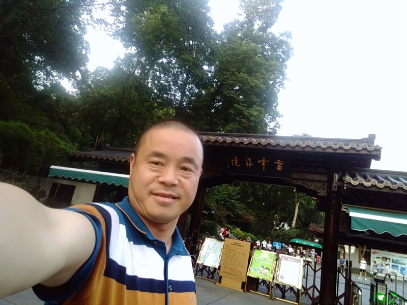 夏雨晨紫的第一张照片--泉州相亲服务中心