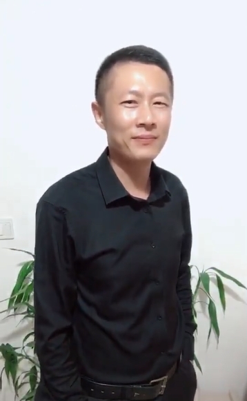 地huhi的第一张照片--泉州相亲服务中心