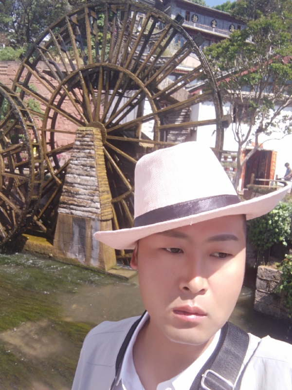 曲靖相亲的第一张照片--泉州相亲服务中心
