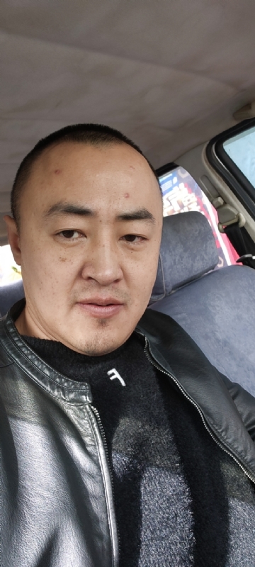 精神九哥的第一张照片--泉州相亲服务中心