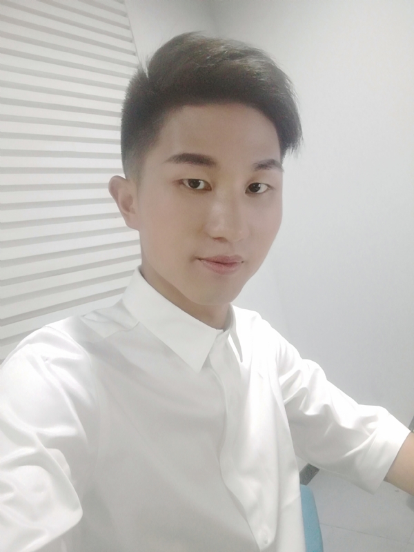 MrLi的第二张照片--泉州相亲服务中心