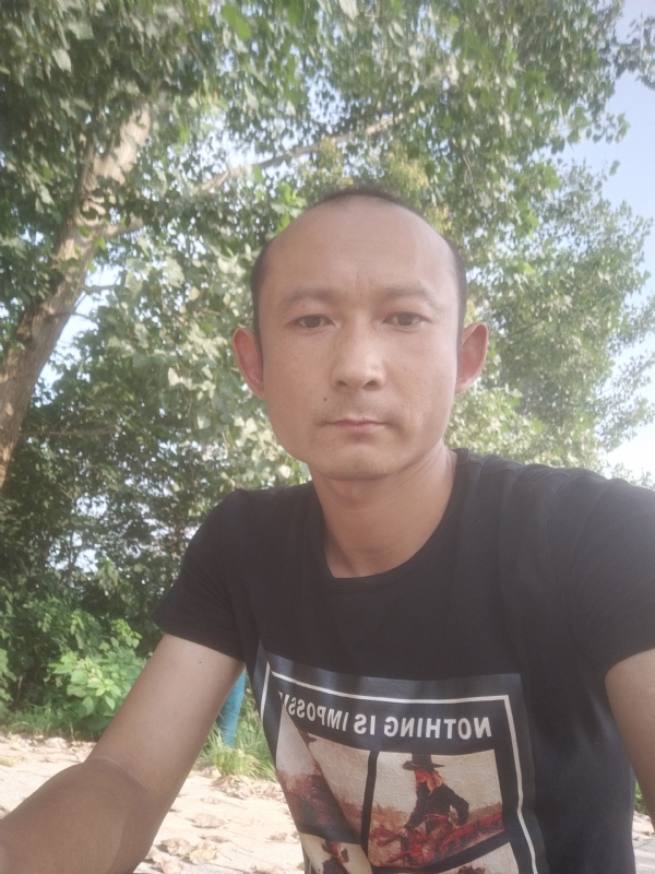 80大叔的第一张照片--泉州相亲服务中心