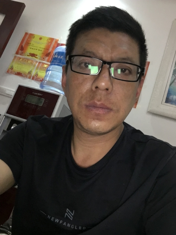 牵手的第三张照片--泉州相亲服务中心