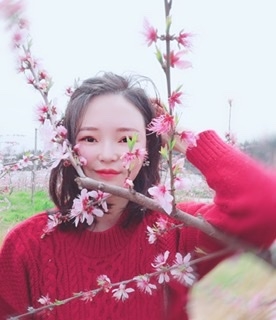 小桌子的第二张照片--泉州相亲服务中心