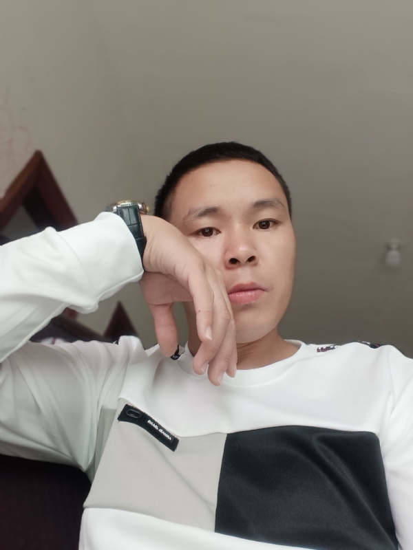 冷漠的第一张照片--泉州相亲服务中心