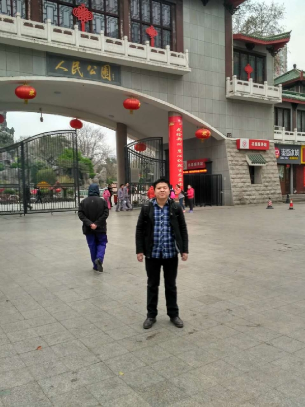 在奋斗的第一张照片--泉州相亲服务中心