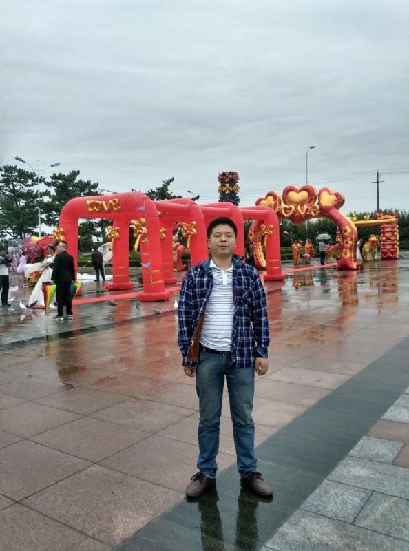 在奋斗的第三张照片--泉州相亲服务中心