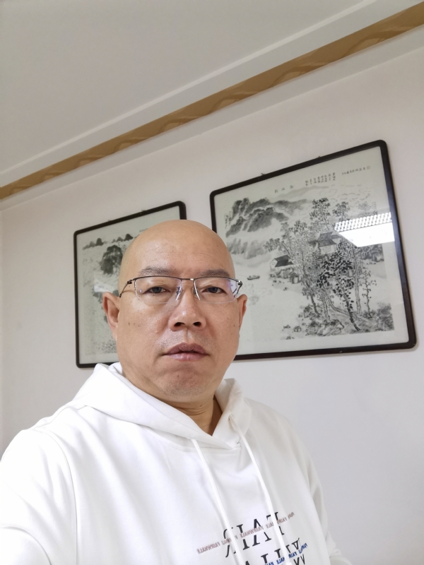 光头博士的第一张照片--泉州相亲服务中心