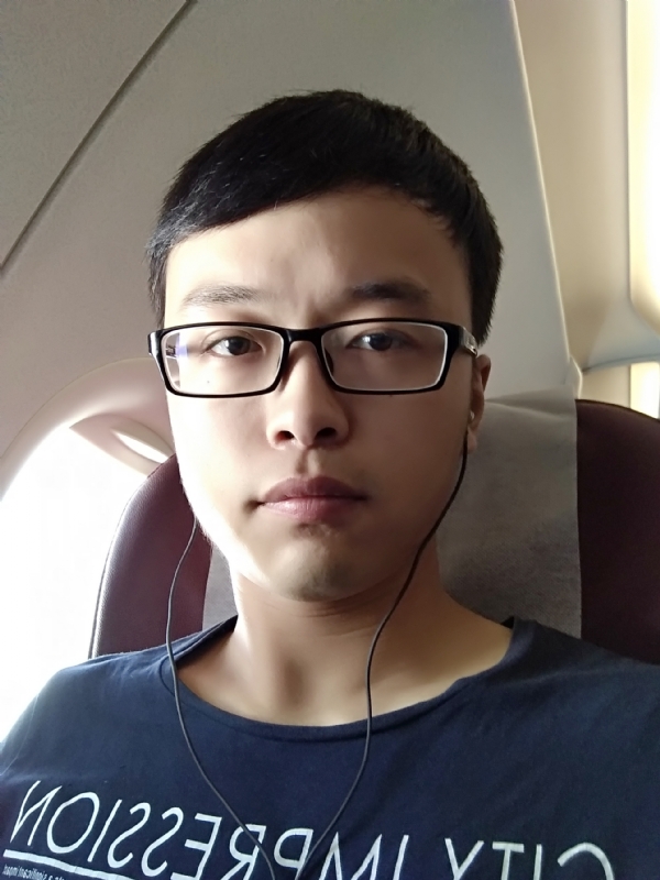 在水一方的第二张照片--泉州相亲服务中心