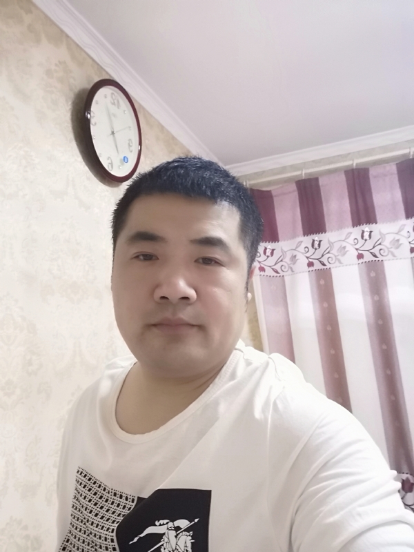 爱你的眼睛的第一张照片--泉州相亲服务中心