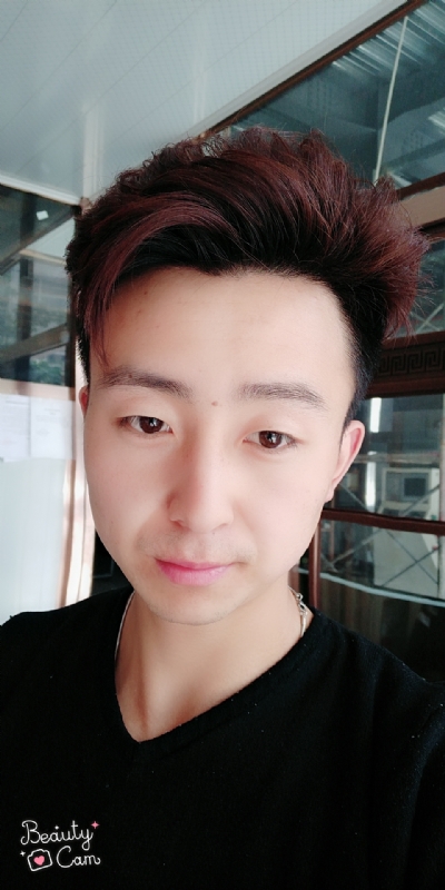 拼命微笑的第三张照片--泉州相亲服务中心