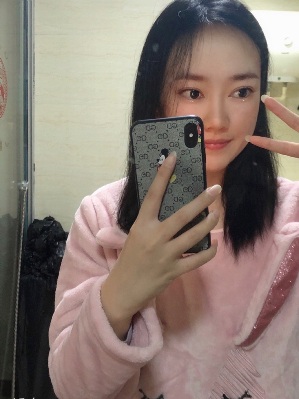 叶落知秋的第一张照片--泉州相亲服务中心
