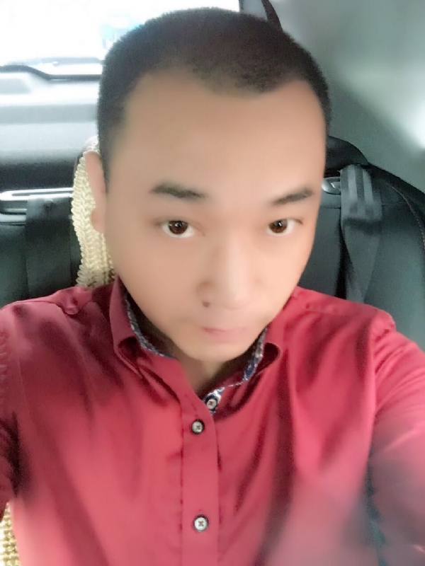 在一个路口等的第一张照片--泉州相亲服务中心