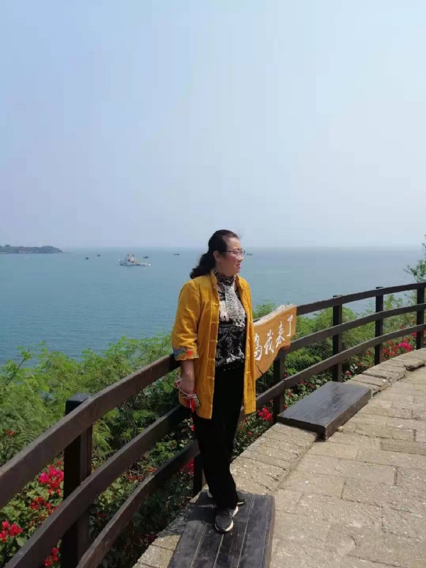 曦若半秋的第一张照片--泉州相亲服务中心