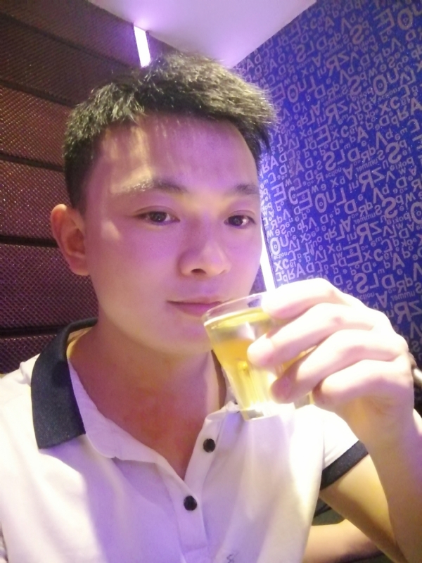 幸福的拥抱的第一张照片--泉州相亲服务中心