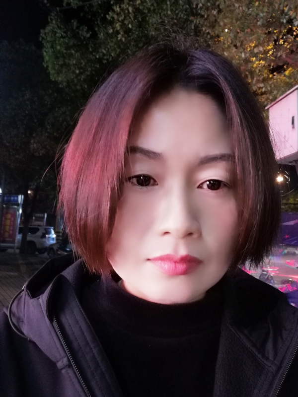 风中百合的第一张照片--泉州相亲服务中心