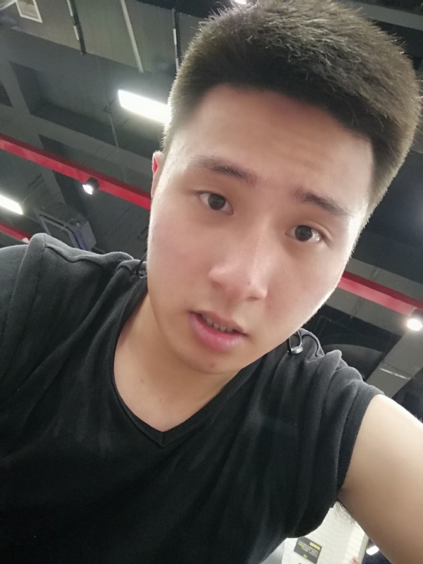 江南的雨的第一张照片--泉州相亲服务中心