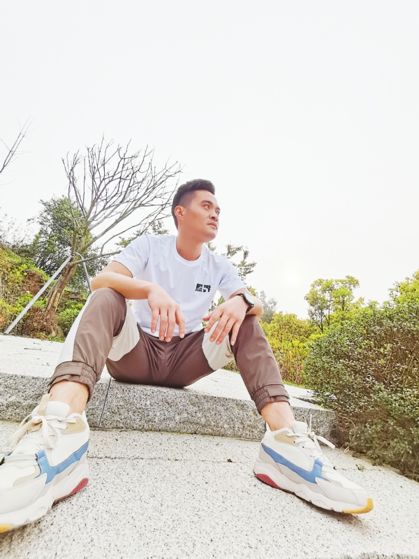一个人，干净利落的第一张照片--泉州相亲服务中心