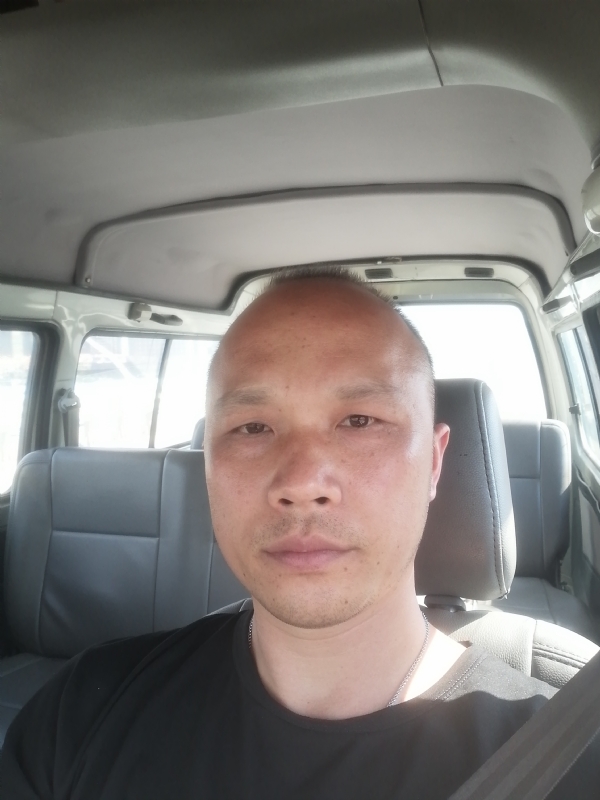 新旺丁的第一张照片--泉州相亲服务中心