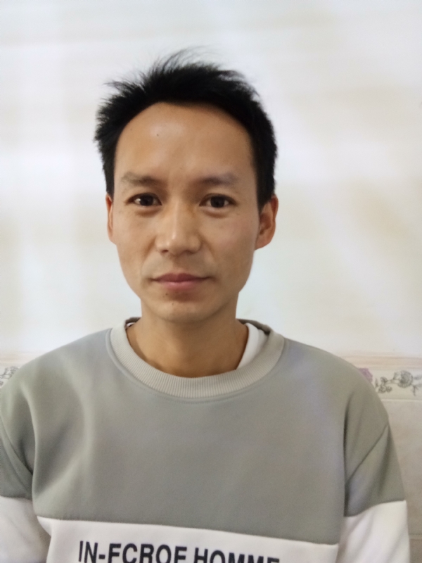 单亲爸爸的第一张照片--泉州相亲服务中心