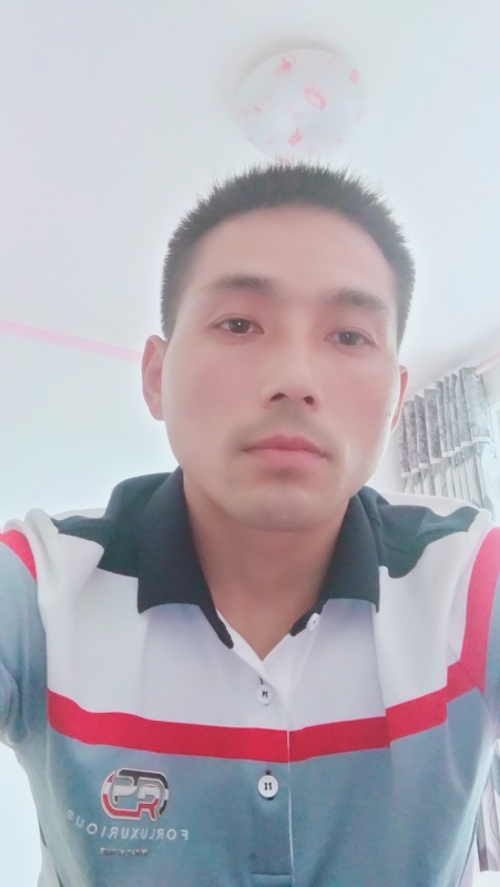 染红尘世的第一张照片--泉州相亲服务中心