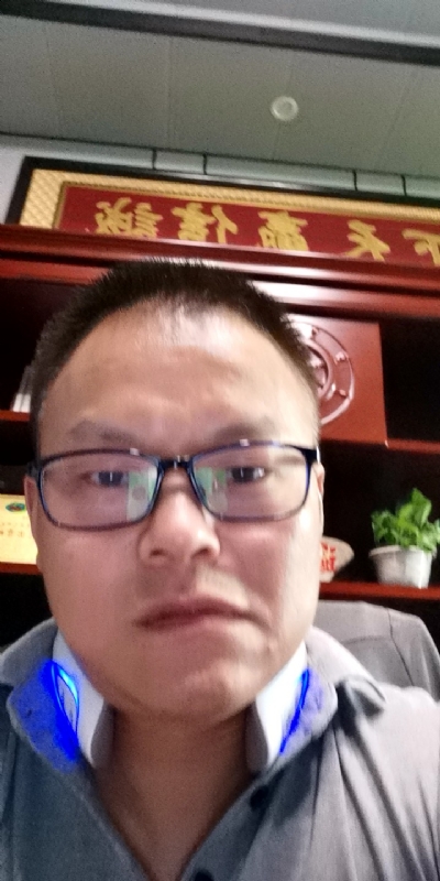 模具工匠的第一张照片--泉州相亲服务中心