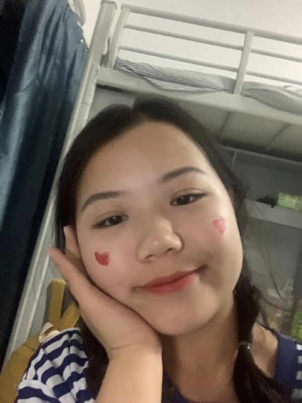 轻轻的一片云的第一张照片--泉州相亲服务中心