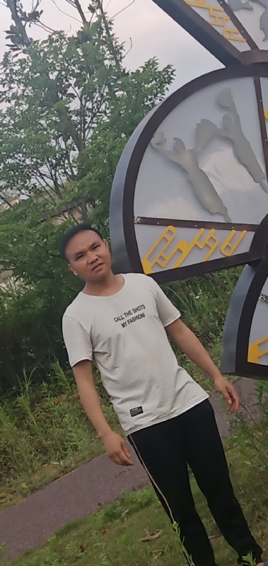 愉快的阳光的第一张照片--泉州相亲服务中心