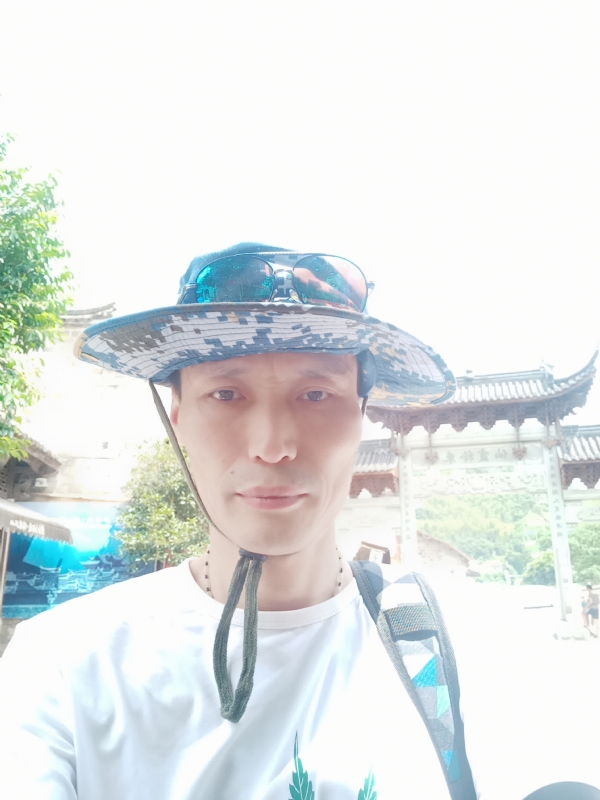 童群海的第一张照片--泉州相亲服务中心