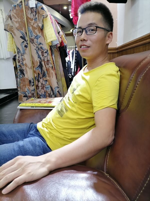 汪顺鹏的第一张照片--泉州相亲服务中心