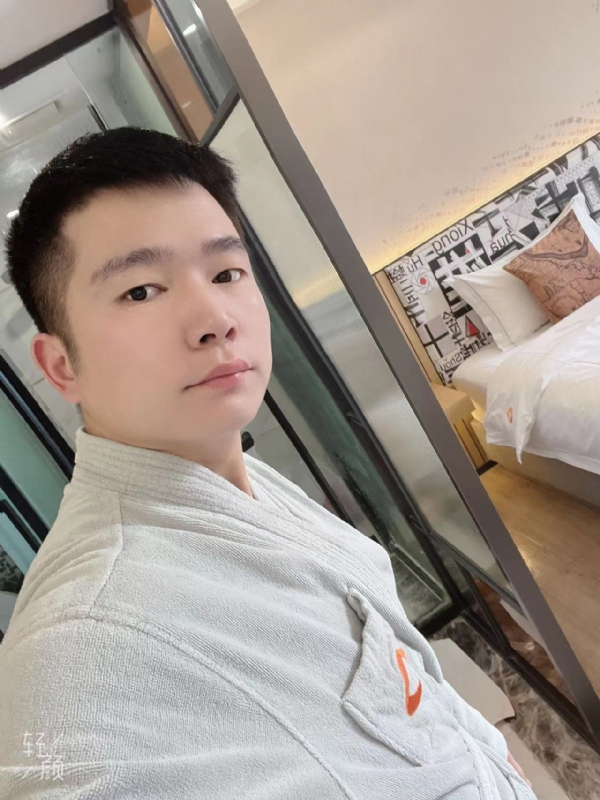 绿帽的第一张照片--泉州相亲服务中心