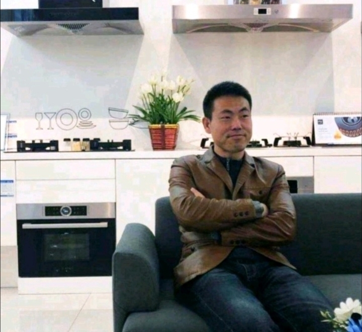 奋斗的执着的第一张照片--泉州相亲服务中心