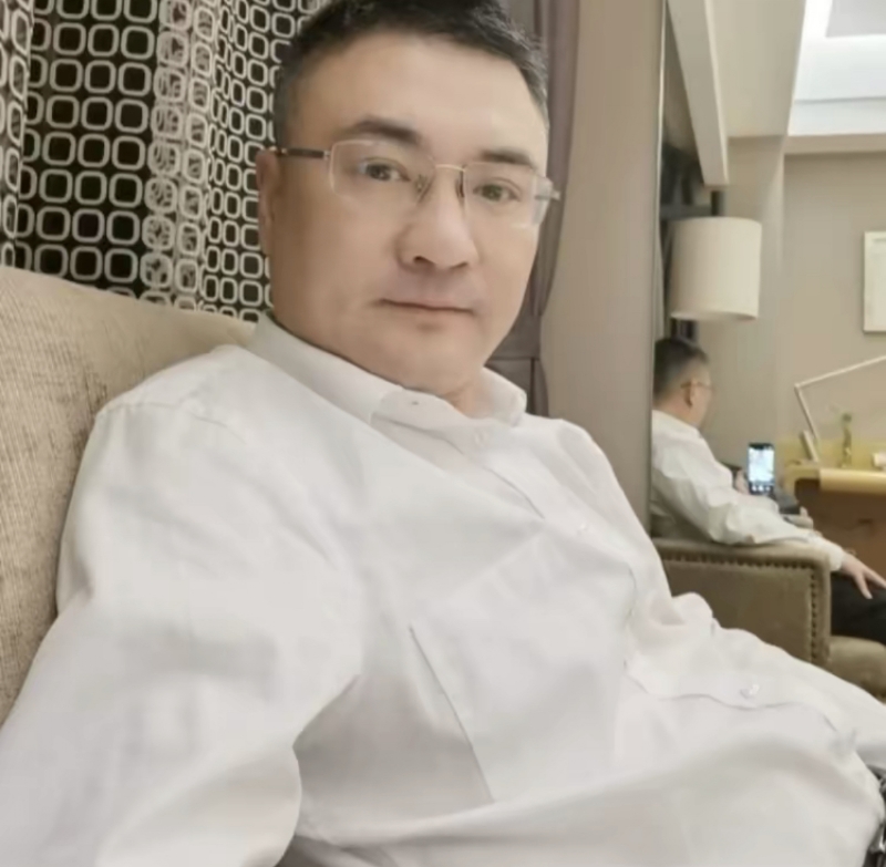 追逐的第二张照片--泉州相亲服务中心
