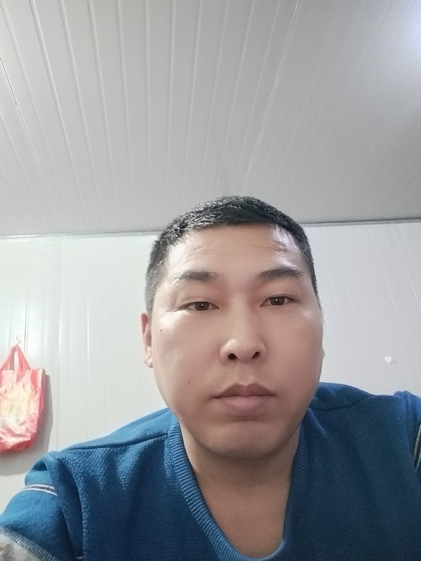 开着拖拉机去兜风的第一张照片--泉州相亲服务中心
