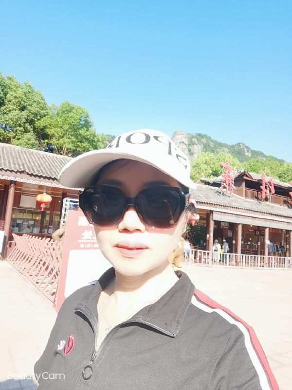 山百合的第一张照片--泉州相亲服务中心