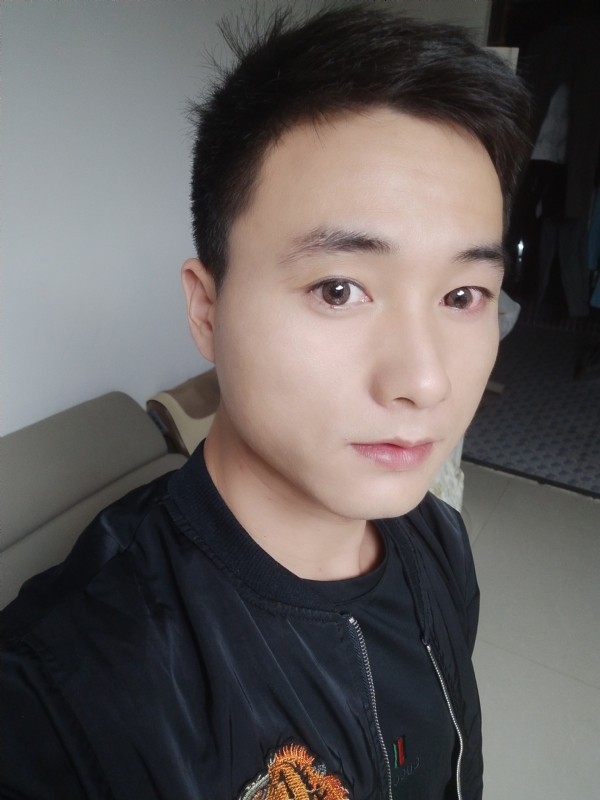 何凡的第三张照片--泉州相亲服务中心