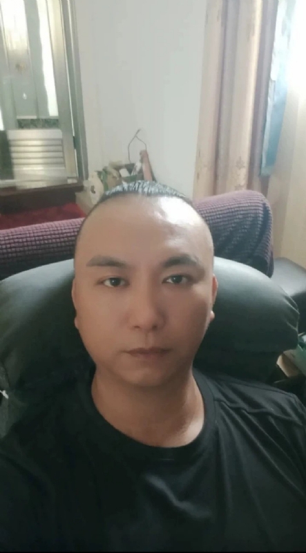 施逸森的第一张照片--泉州相亲服务中心