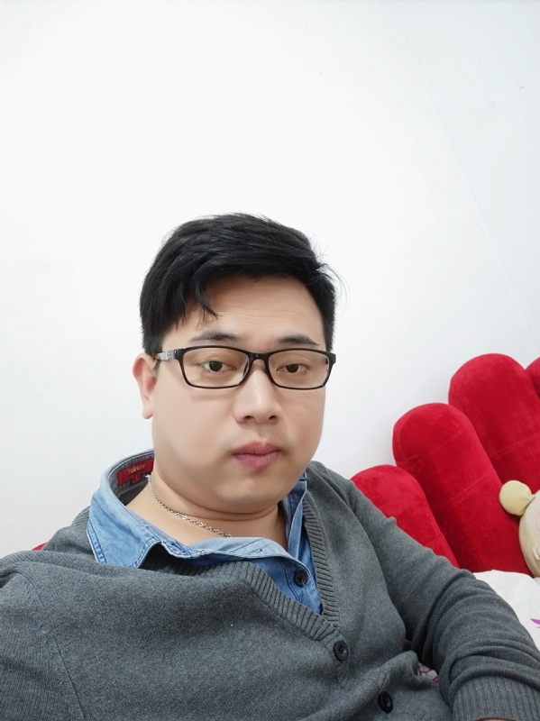 何必在亿的第一张照片--泉州相亲服务中心