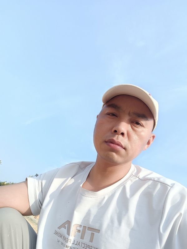 哥哥的第一张照片--泉州相亲服务中心