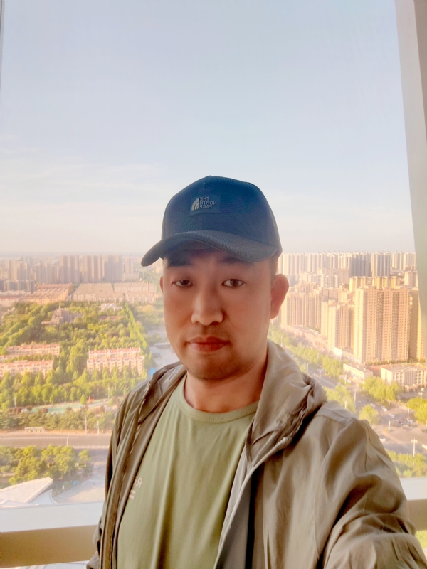 勇攀高峰的第一张照片--泉州相亲服务中心