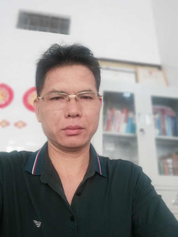 后视镜的第二张照片--泉州相亲服务中心